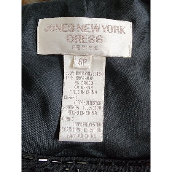 Jones New York Black Sleeveless Embellished Cocktail Dress Size 6P Silk Designer - Picture 6 of 6